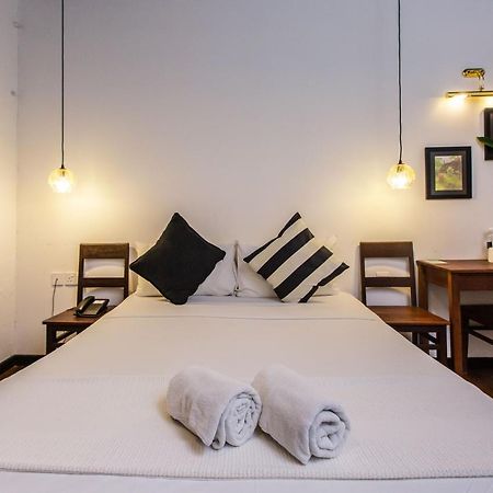 The Marian Boutique Lodging House Kuching Buitenkant foto